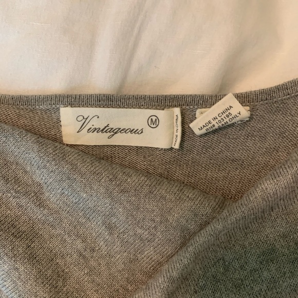 cute long sleeve/sweeter - Picture 1 of 3